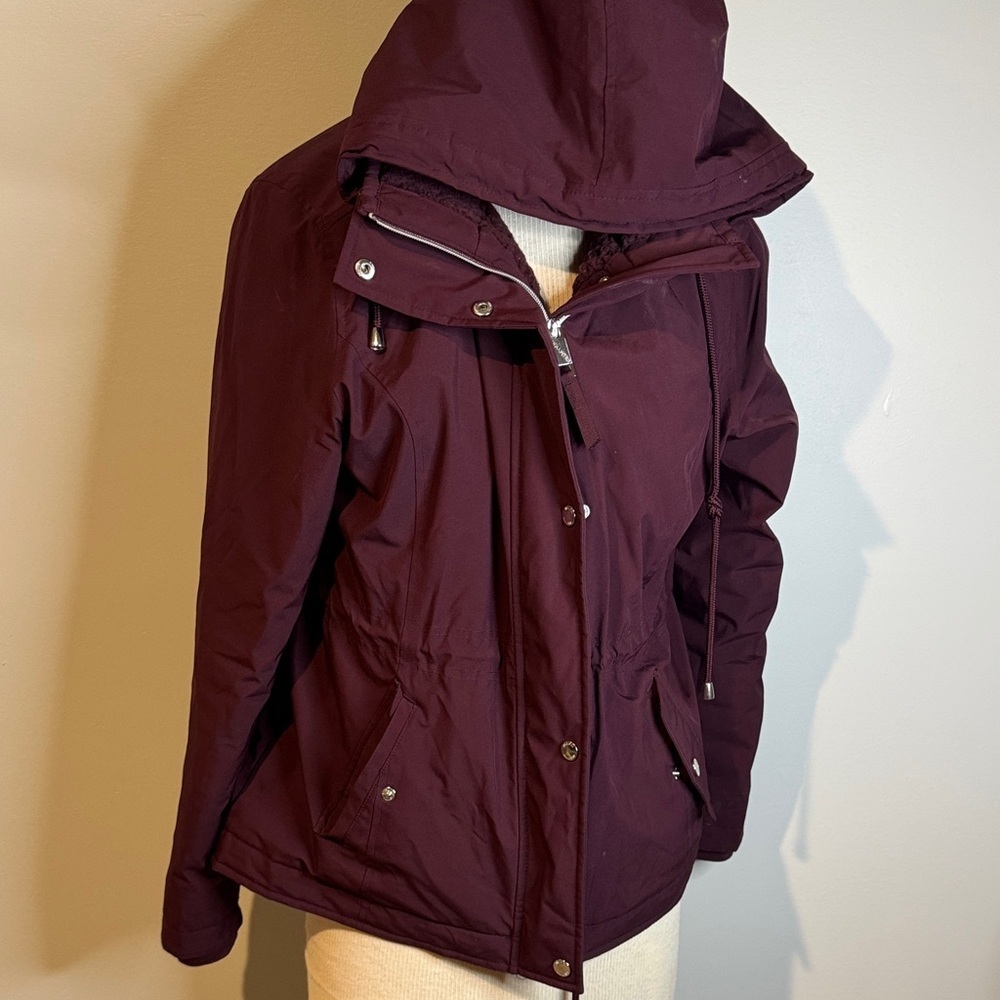 Hollister Women's Rich Burgundy Utility Jacket filled with recyclable material L